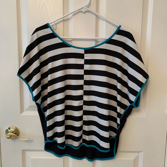 ❣️❗️FINAL PRICE➖DONATING SOON. LC Lauren Conrad top - Picture 2 of 5